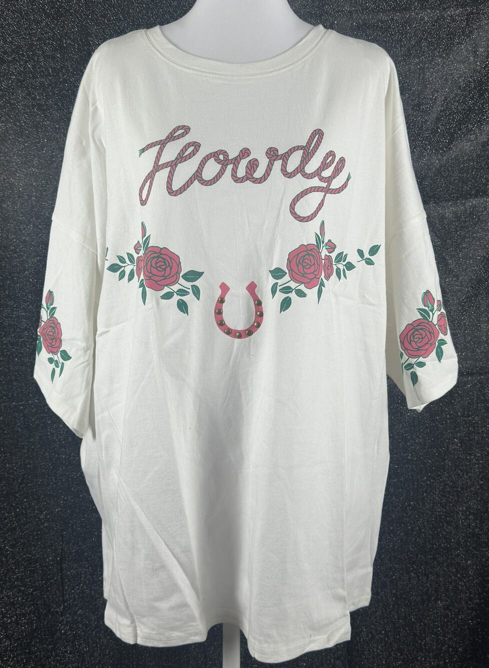 NWT Peach Love Oversized Howdy Floral Horseshoe Graphic Tee White Top SZ Medium